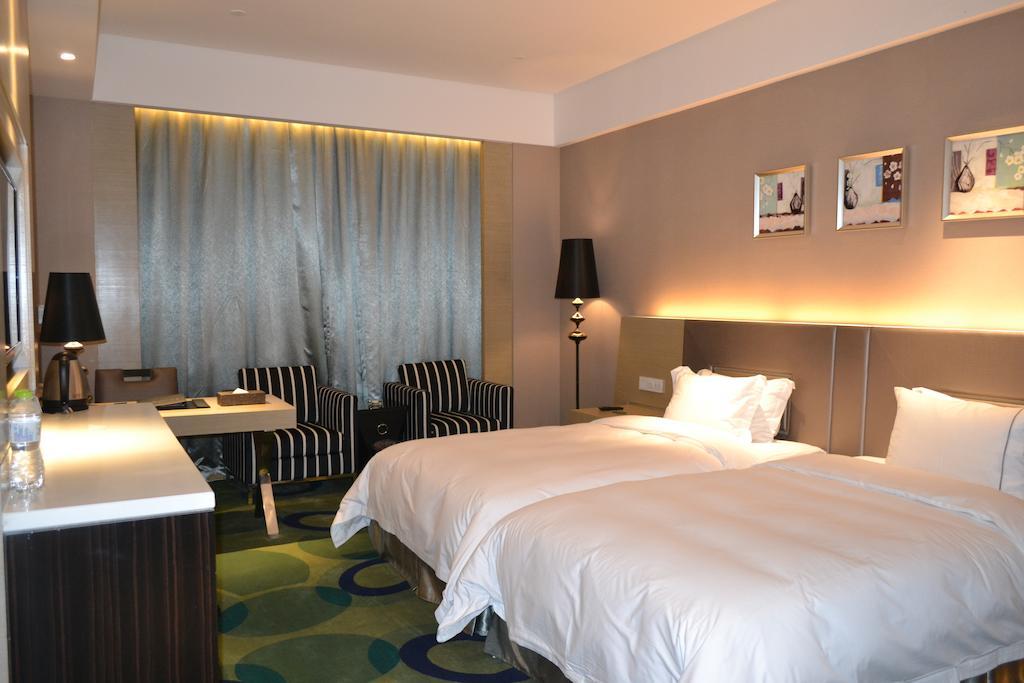 הוההוט Angel Garden Hotel מראה חיצוני תמונה